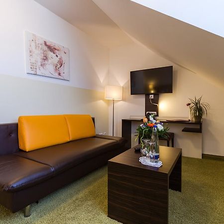 Hotel Arooma Ердинг Екстериор снимка