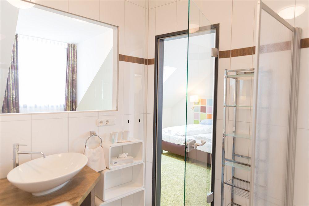 Hotel Arooma Ердинг Екстериор снимка