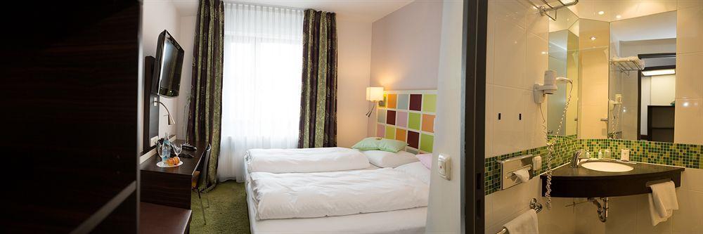 Hotel Arooma Ердинг Екстериор снимка