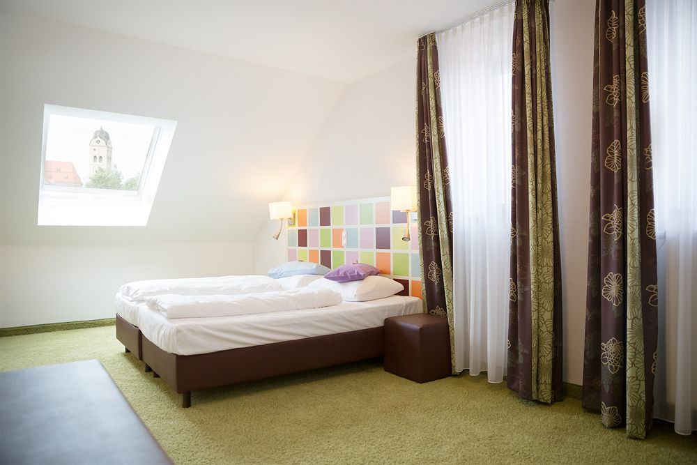 Hotel Arooma Ердинг Екстериор снимка