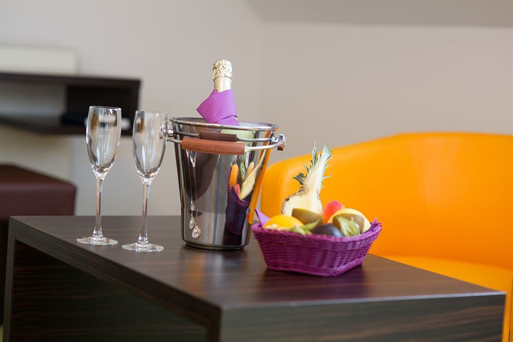 Hotel Arooma Ердинг Екстериор снимка