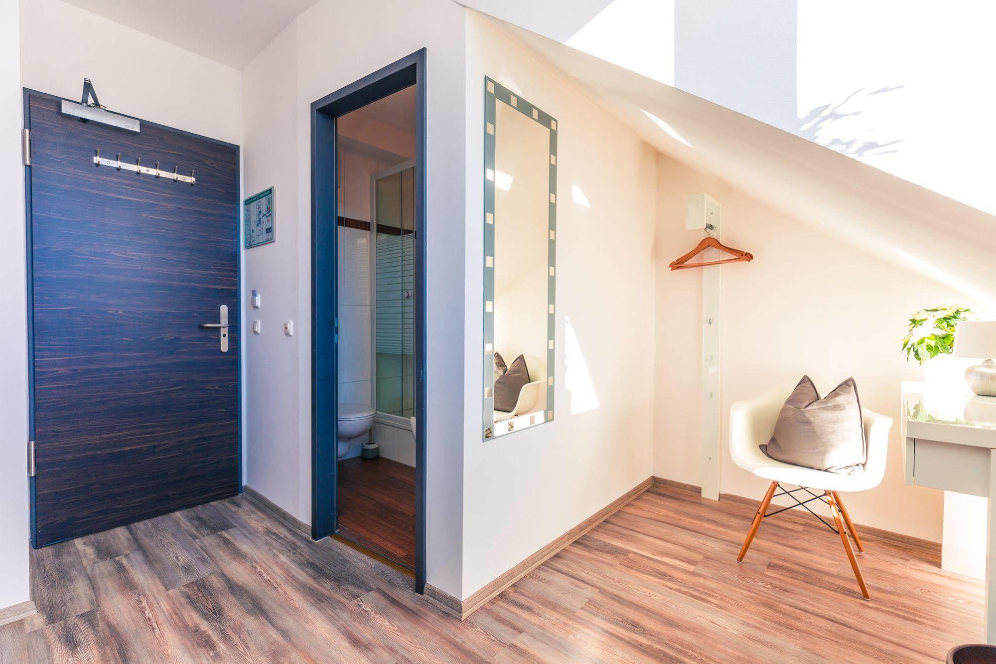 Hotel Arooma Ердинг Екстериор снимка
