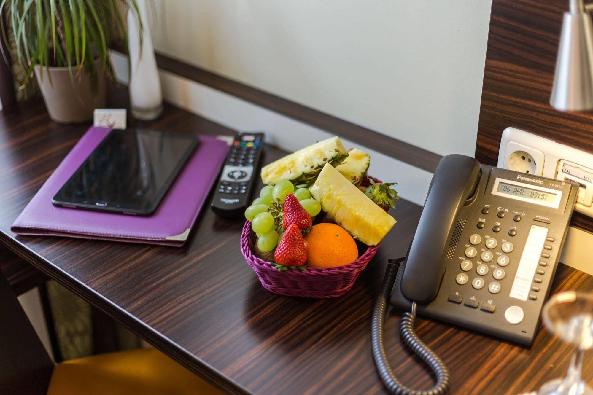 Hotel Arooma Ердинг Екстериор снимка