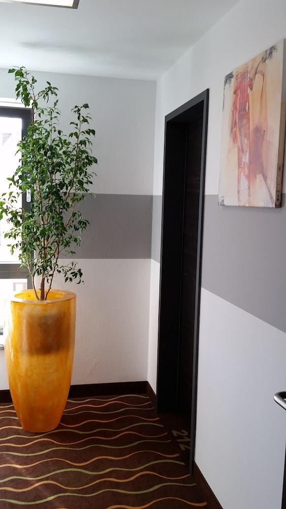 Hotel Arooma Ердинг Екстериор снимка